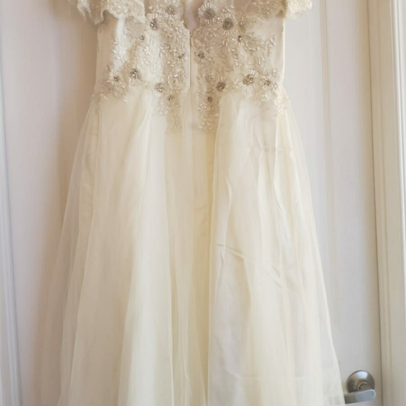 Wedding Dress - Picture 5 of 7